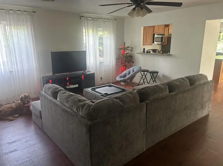 Room available to rent
