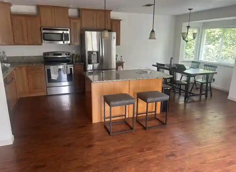 Room available to rent