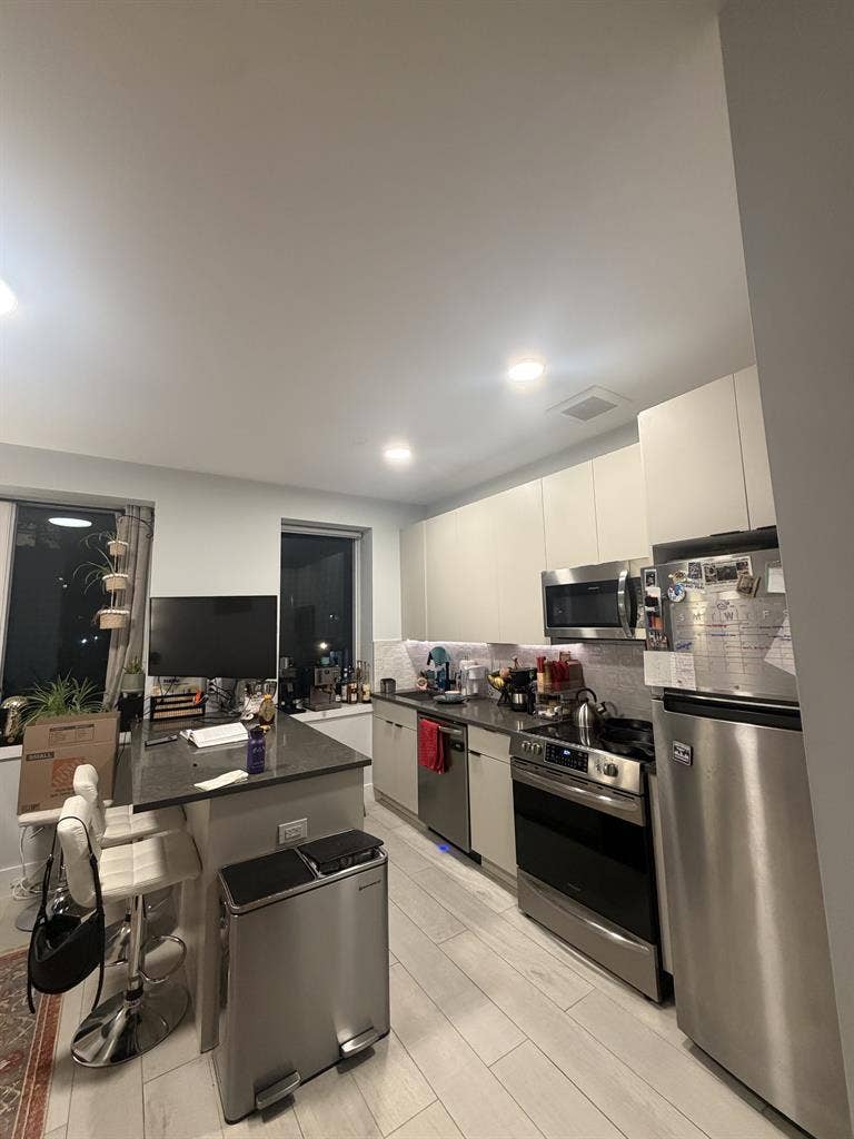 Spacious 2 bed / 2 bath on the UES