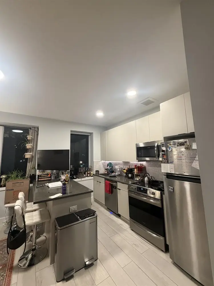 Spacious 2 bed / 2 bath on the UES