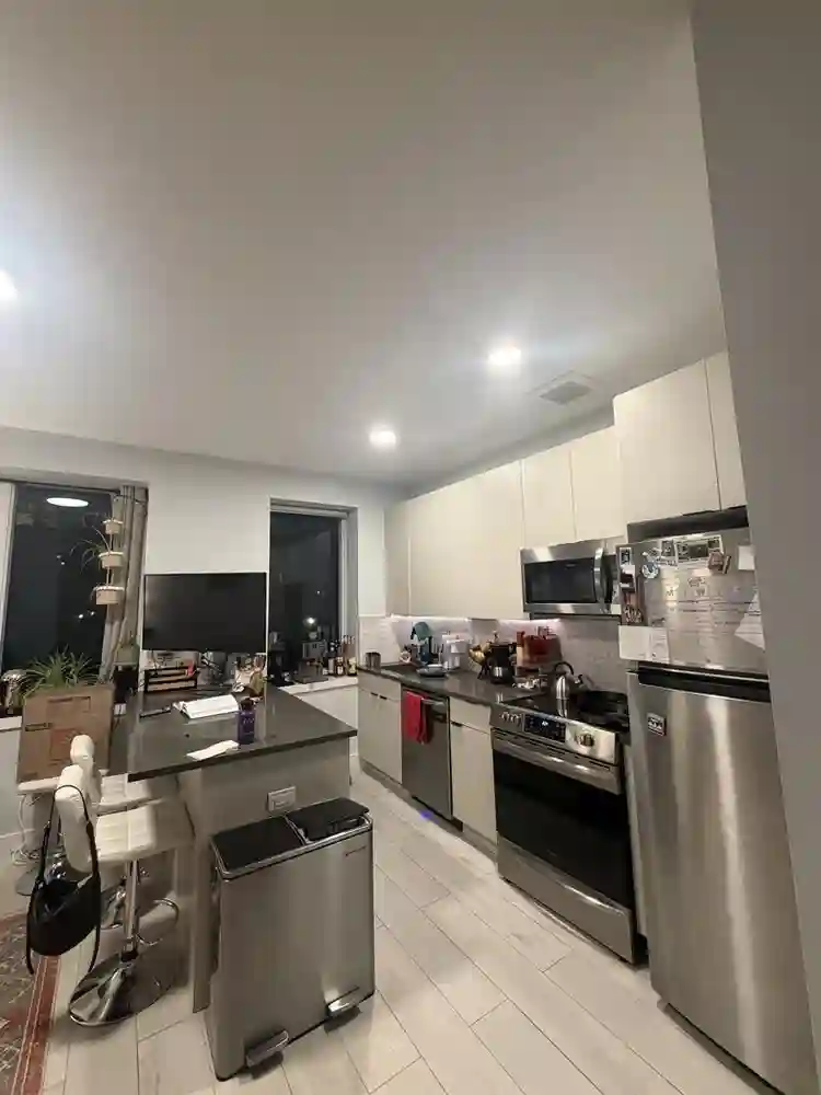 Spacious 2 bed / 2 bath on the UES