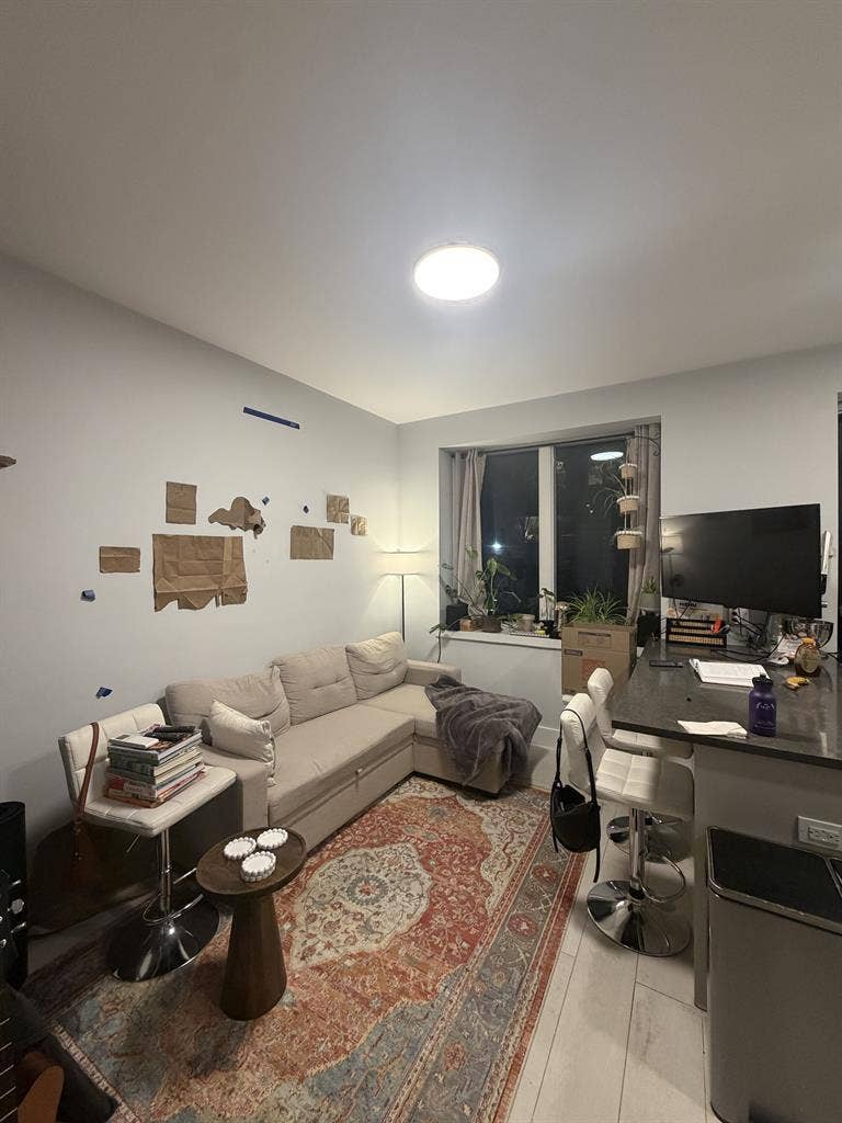 Spacious 2 bed / 2 bath on the UES