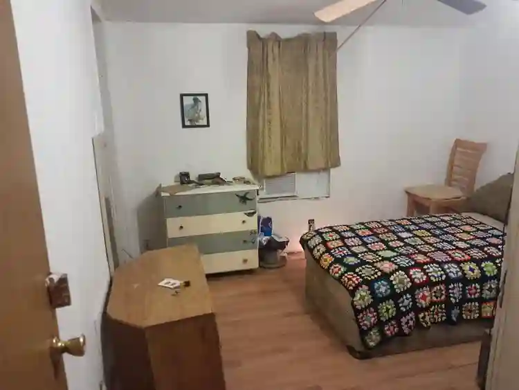 Individual Roommate wanted