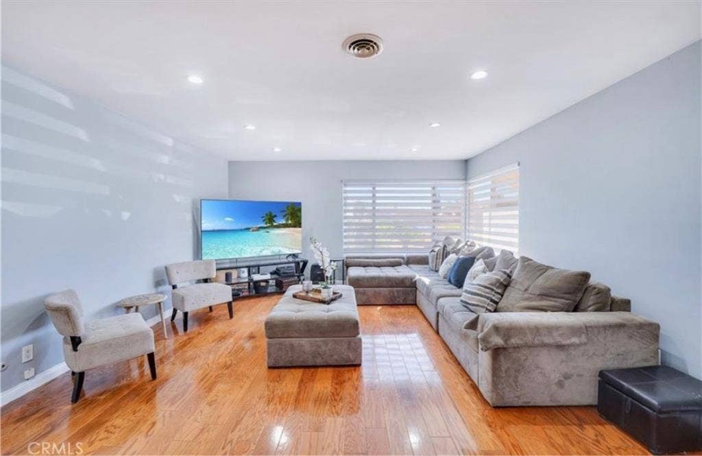3 bedrooms in Beautiful house