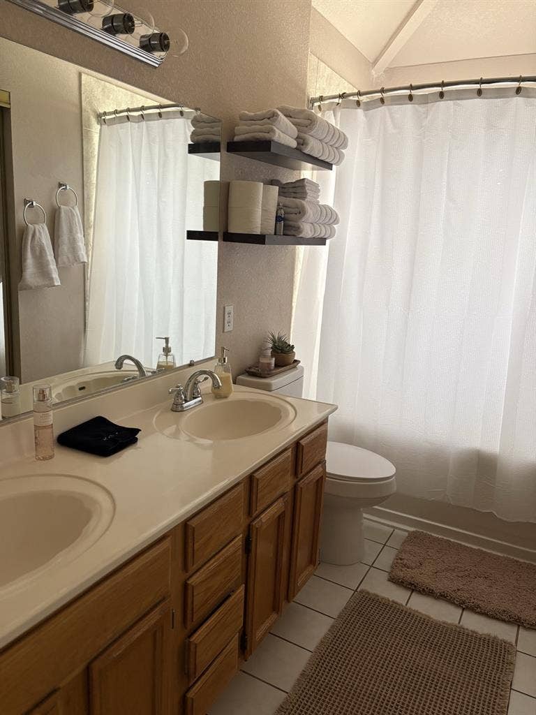 Master Room for rent.