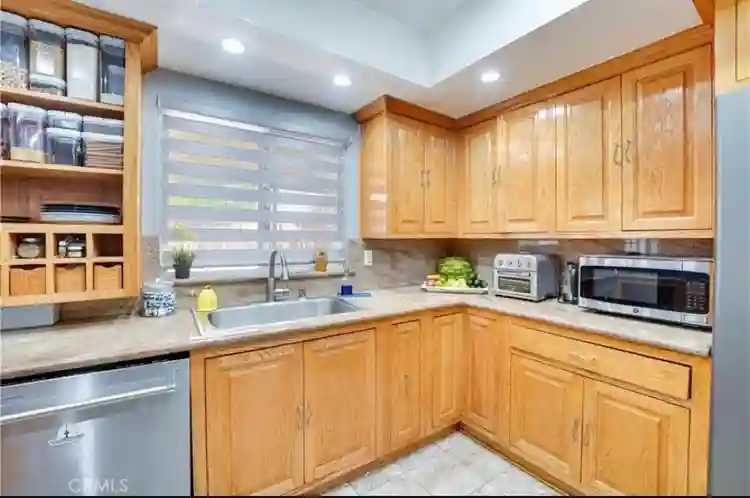 3 bedrooms in beautiful House