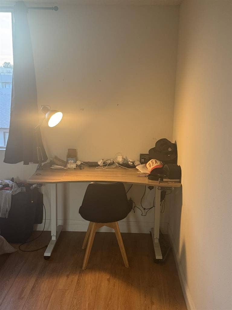 Private room and bathroom in WeHo