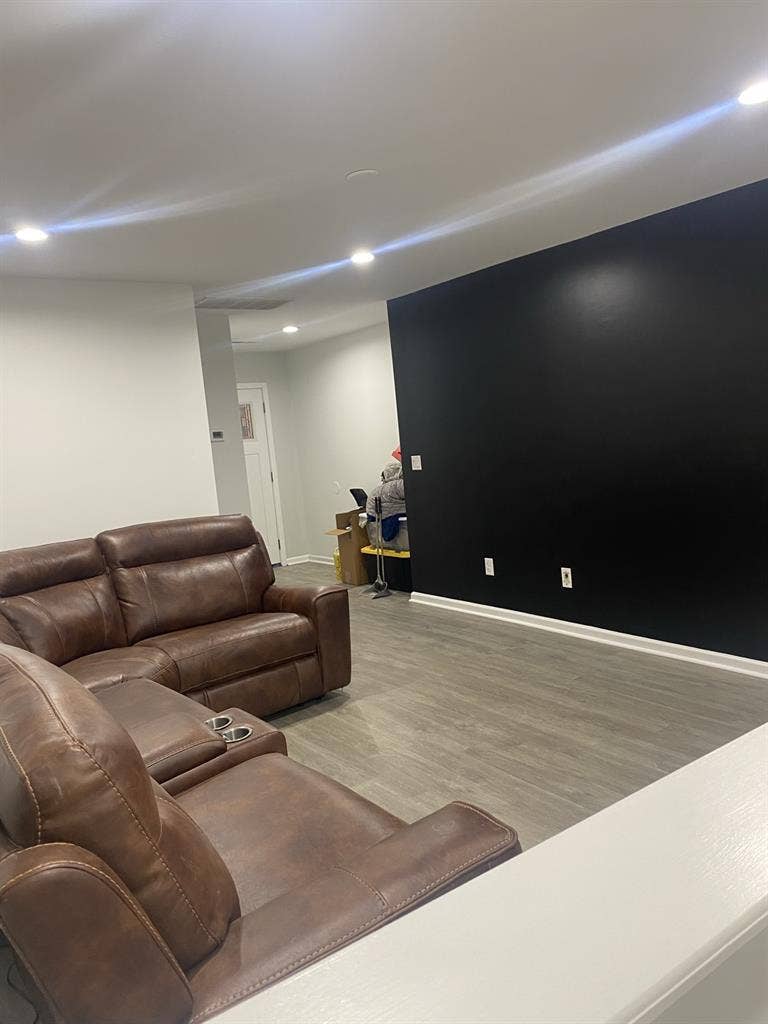1 bedroom+shared office+guest room