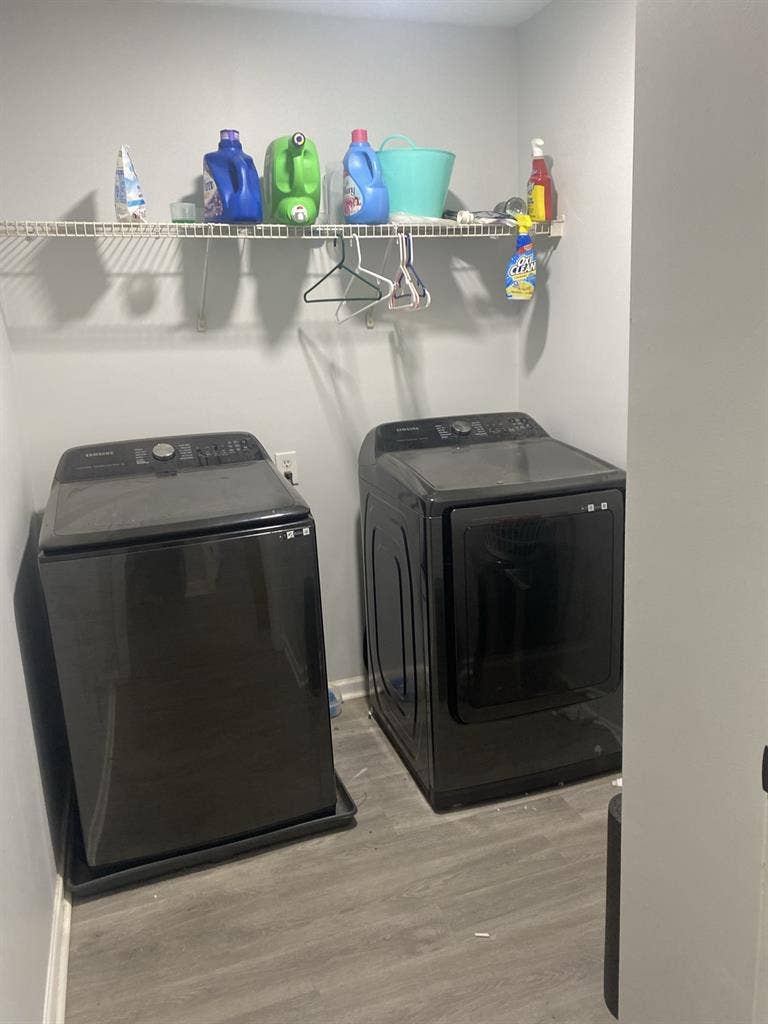 1 bedroom+shared office+guest room