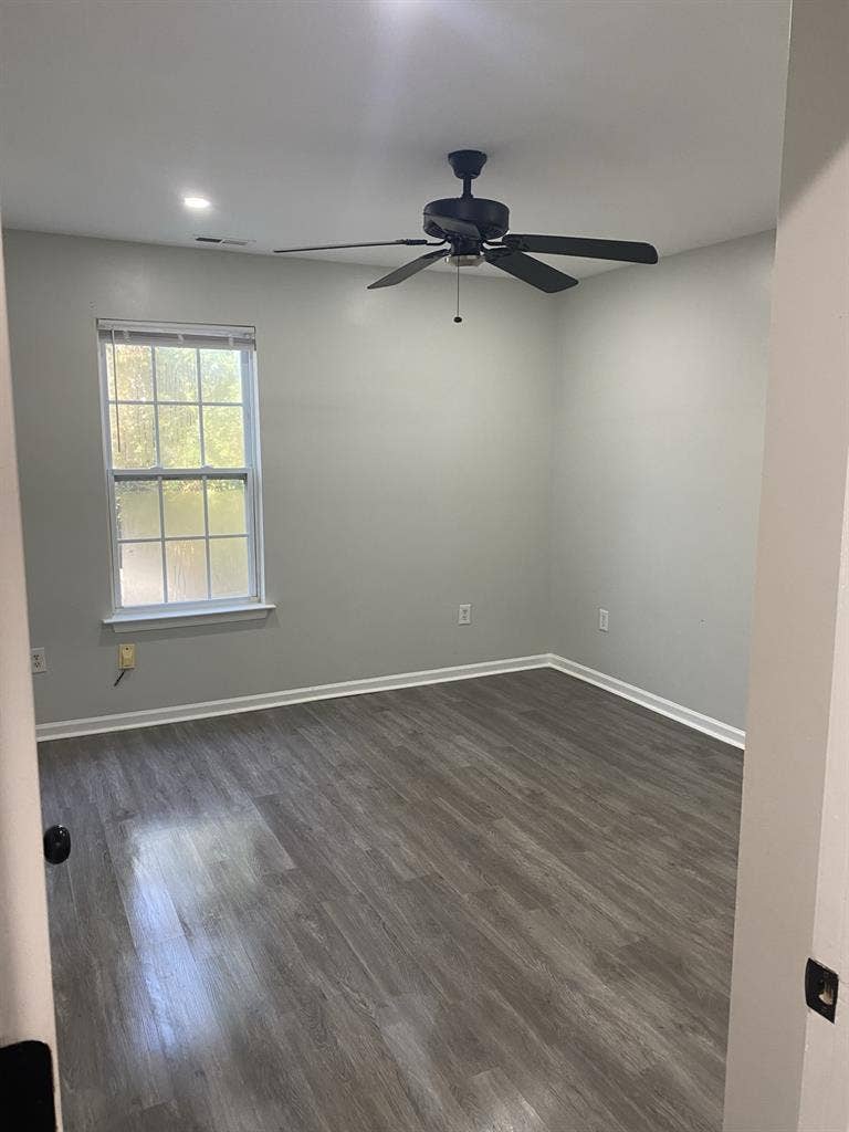 1 bedroom+shared office+guest room
