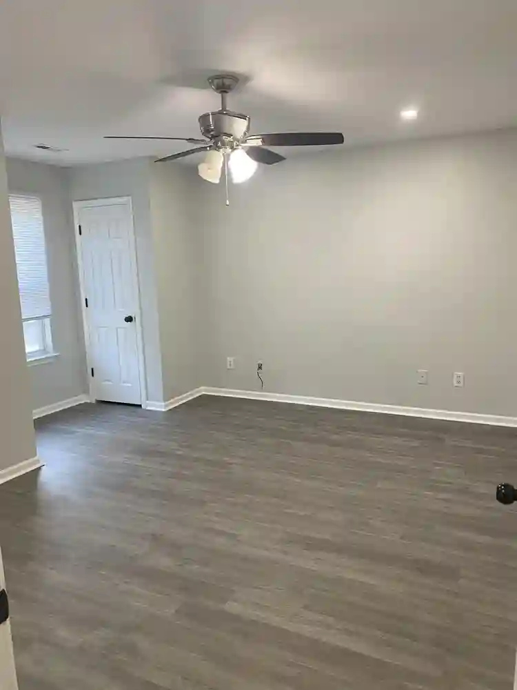 1 bedroom+shared office+guest room