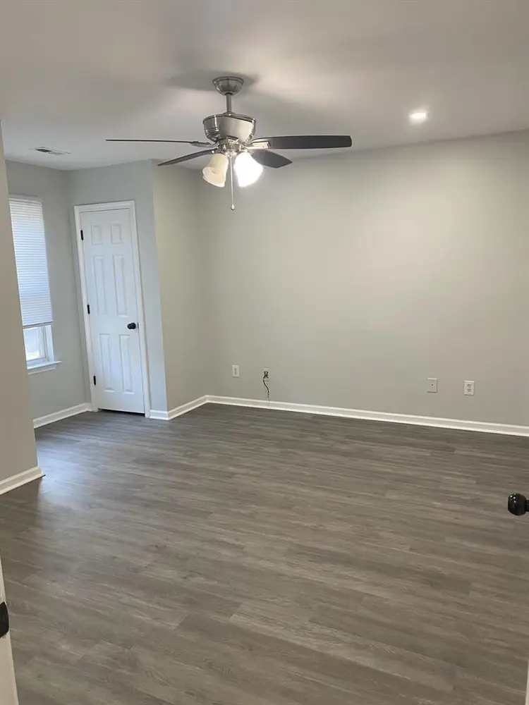 1 bedroom+shared office+guest room