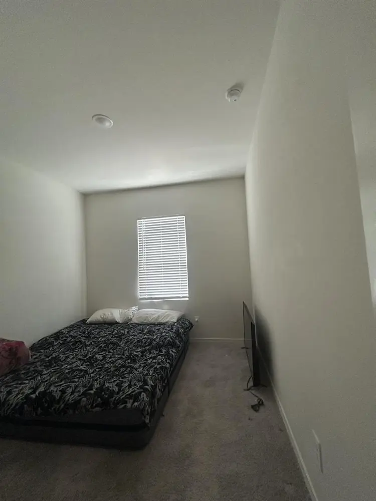 ROOMATE NEEDED!