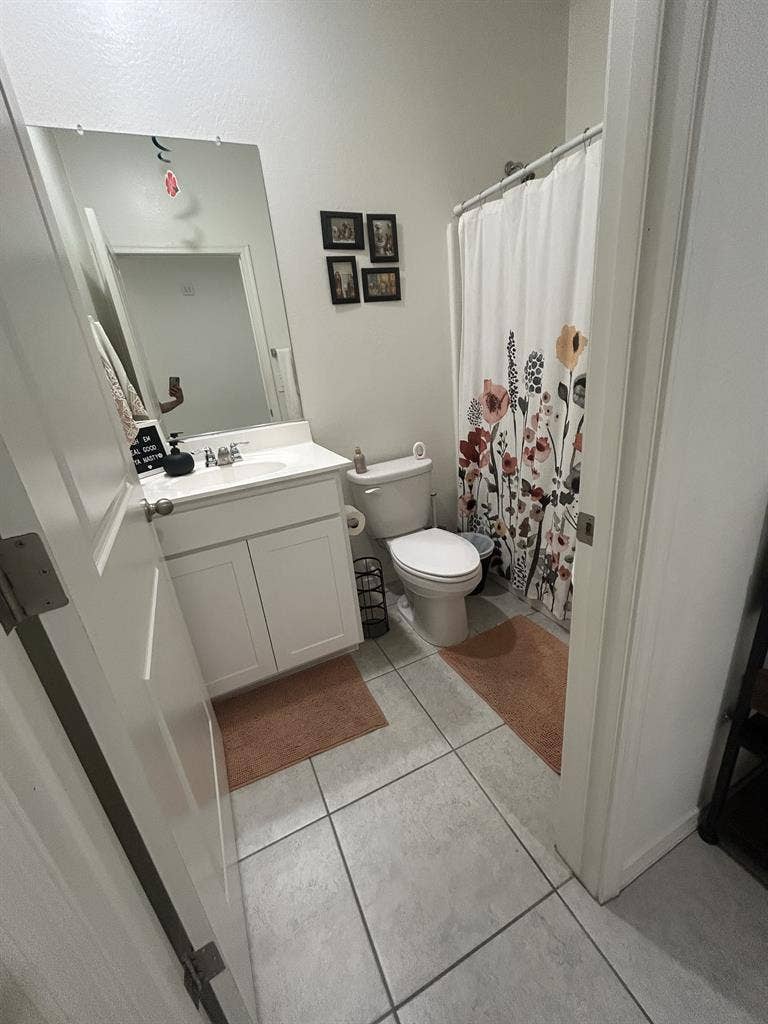 ROOMATE NEEDED!