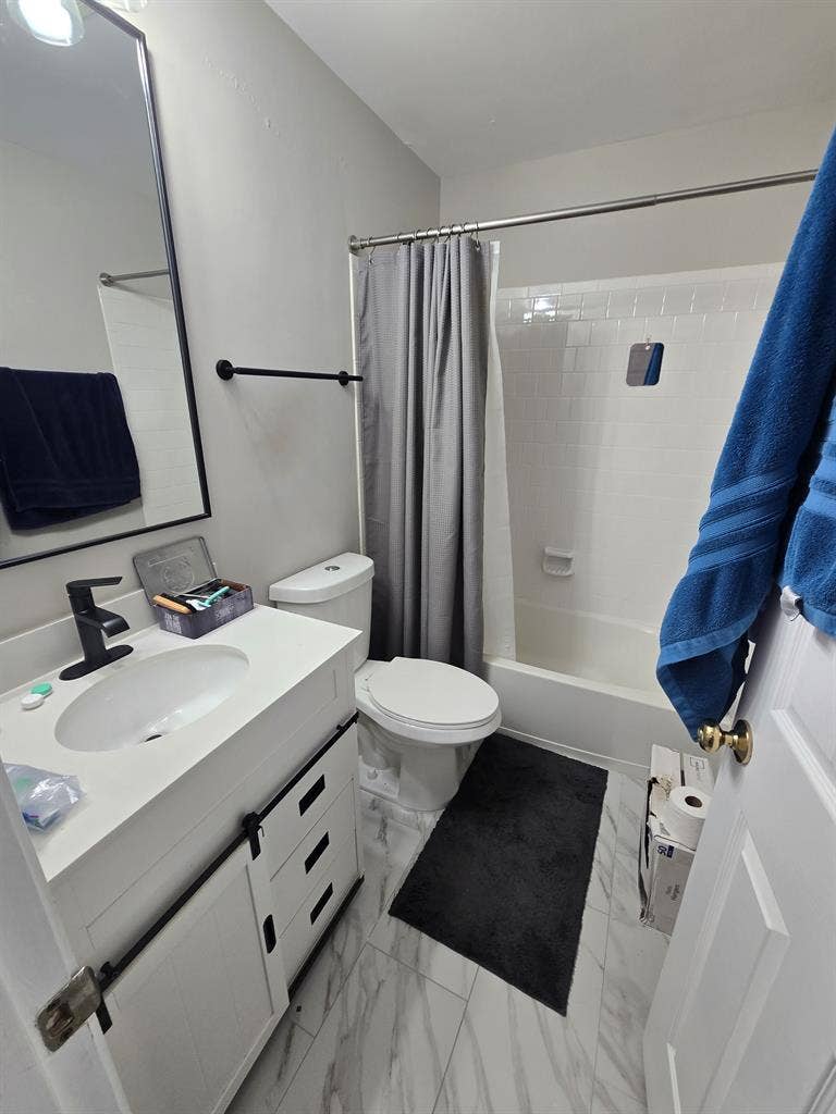 Room to Rent- Full Private Bathroom