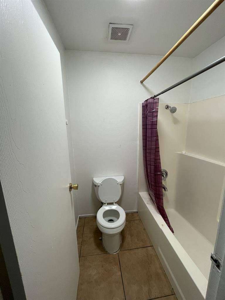 2 bdrms/2 bathrms/washer/dryer/pool