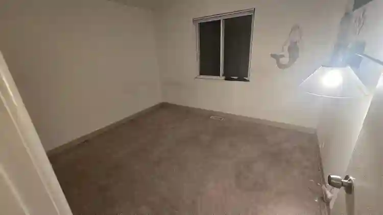 Looking for roommate in manchester