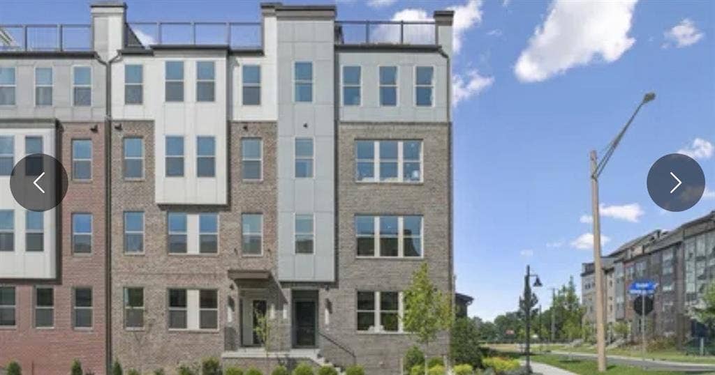 1-2 FEMALE roommates needed
