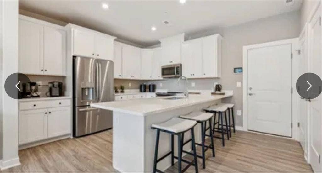 1-2 FEMALE roommates needed