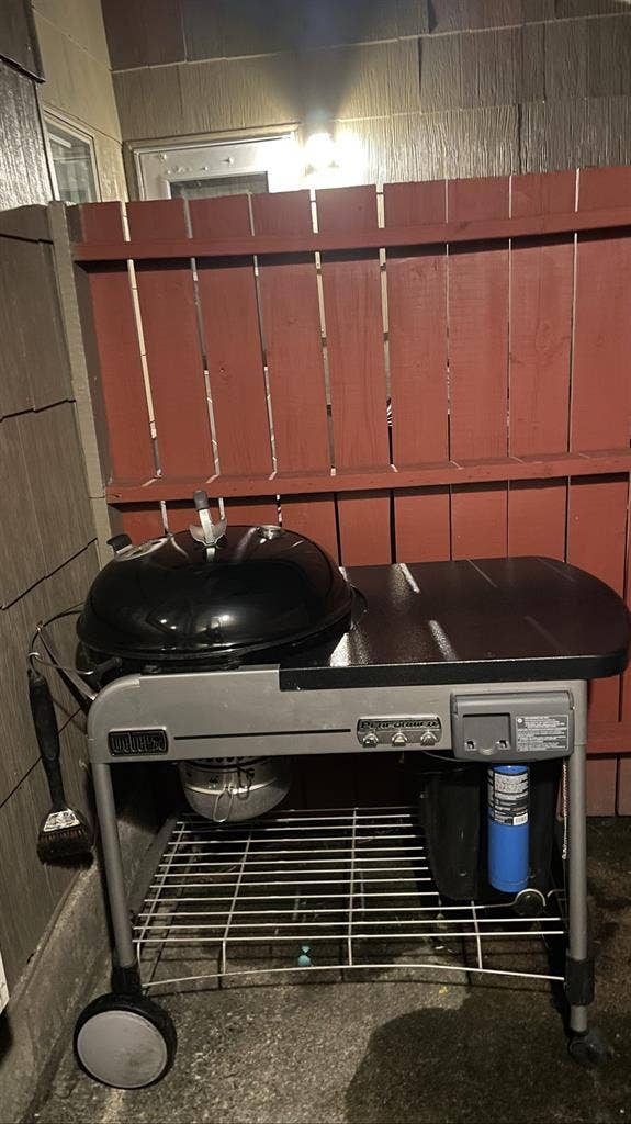 Female needed to share Townhome