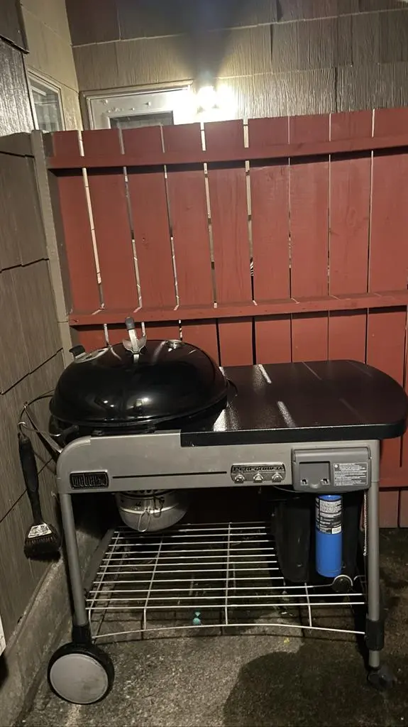Female needed to share Townhome