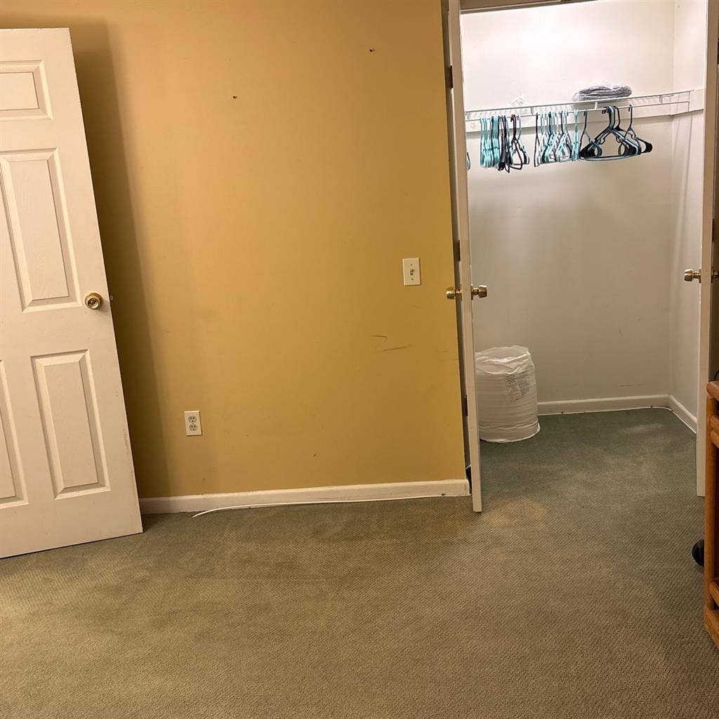 Female needed to share Townhome