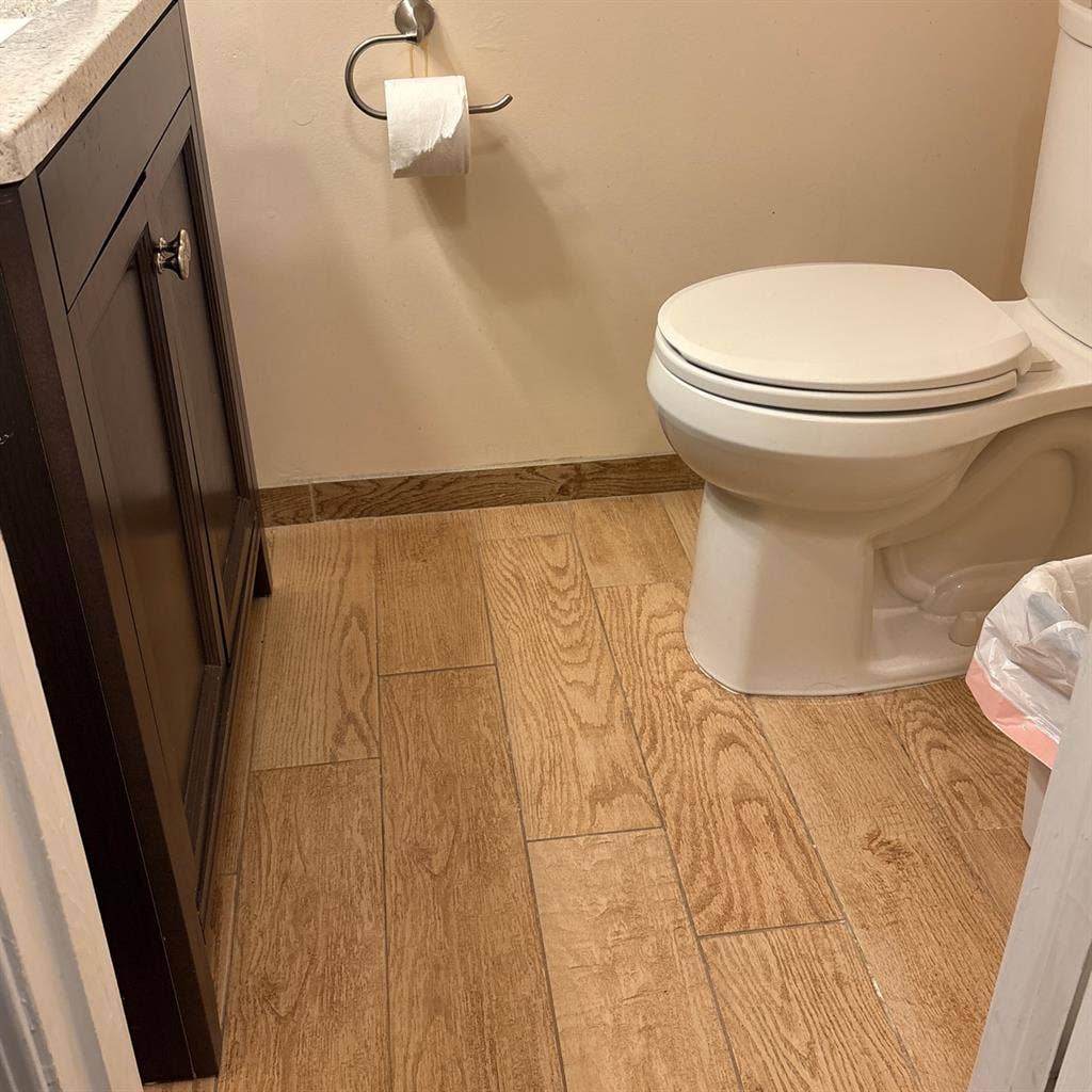 Female needed to share Townhome