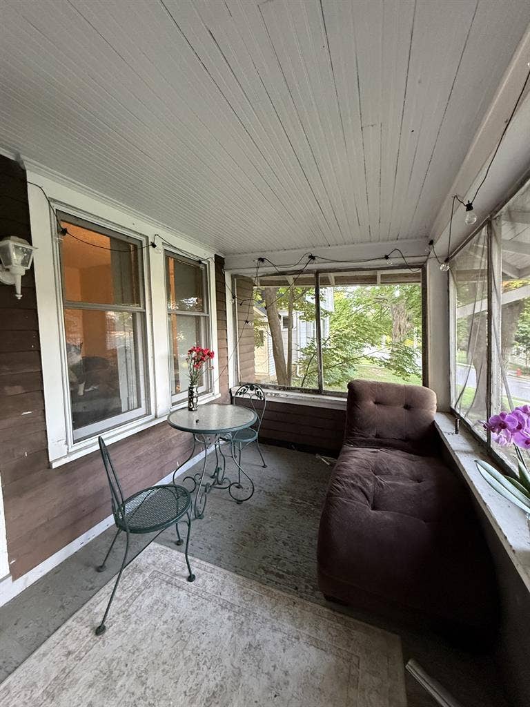 *Immediate move-in* 2bed1bath in EL