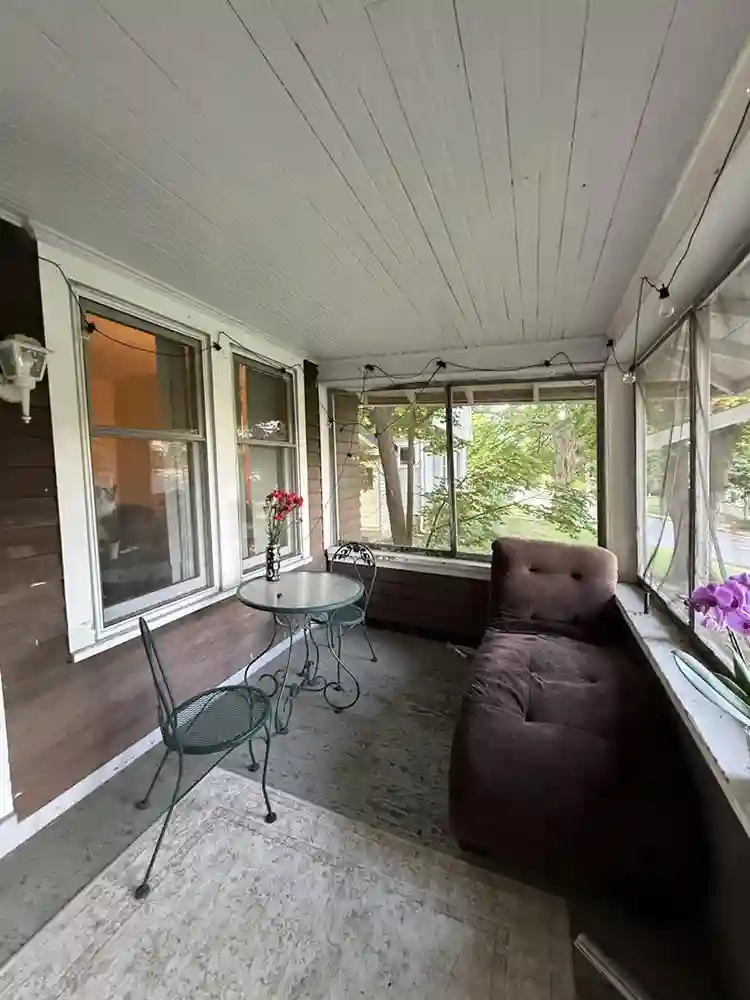 *Immediate move-in* 2bed1bath in EL