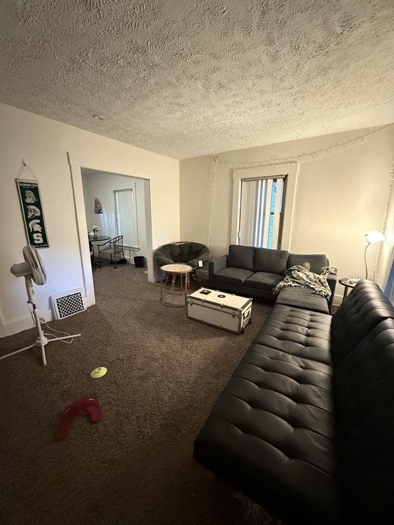 *Immediate move-in* 2bed1bath in EL