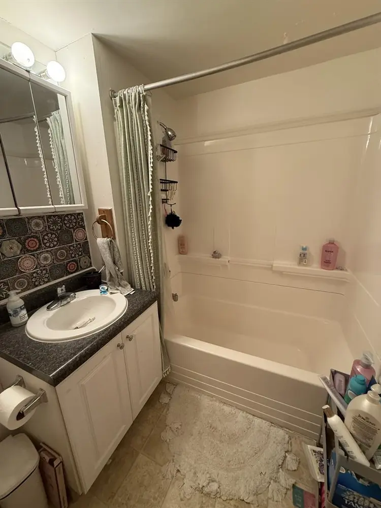 *Immediate move-in* 2bed1bath in EL