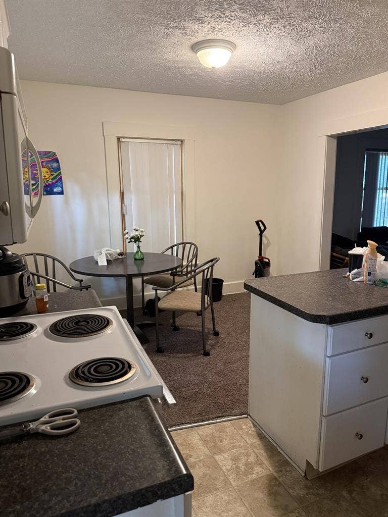 *Immediate move-in* 2bed1bath in EL
