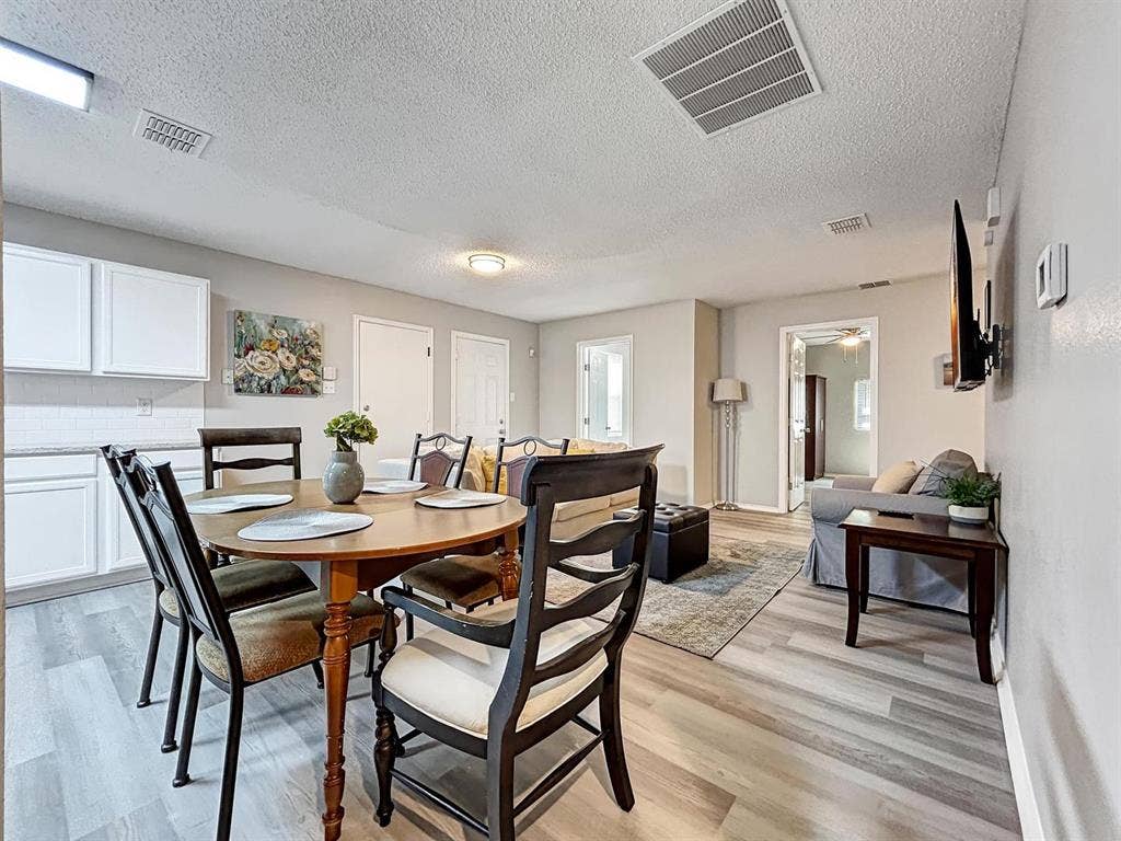 4 BR in Lancaster