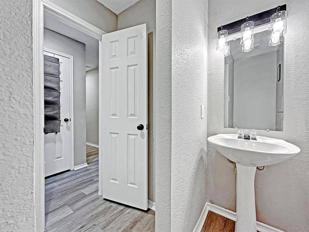 4 BR in Lancaster