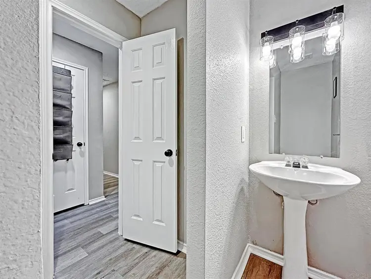 4 BR in Lancaster