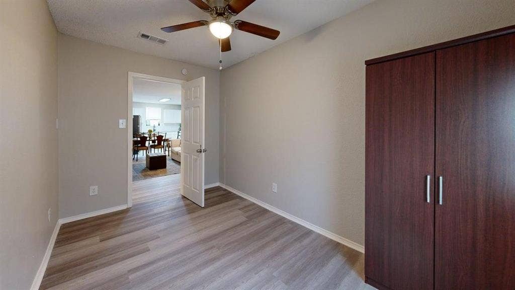 4 BR in Lancaster