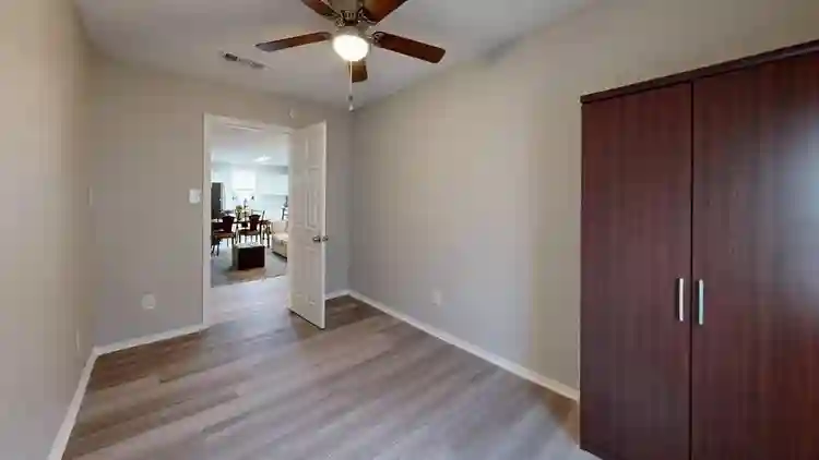 4 BR in Lancaster