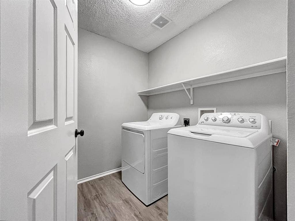 4 BR in Lancaster
