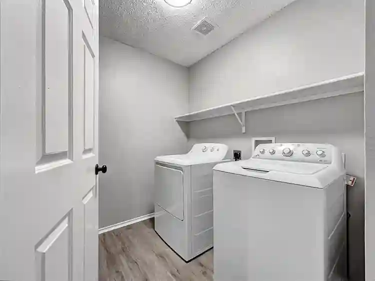 4 BR in Lancaster