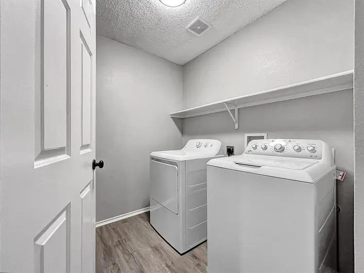 4 BR in Lancaster