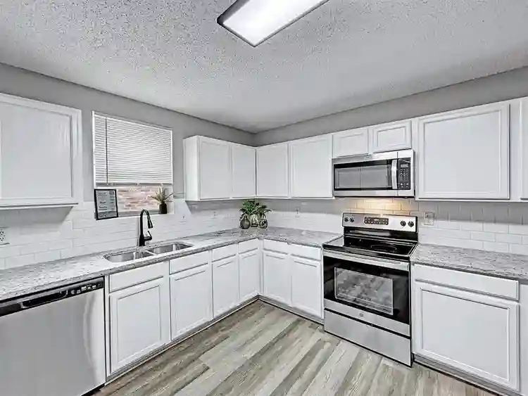 4 BR in Lancaster