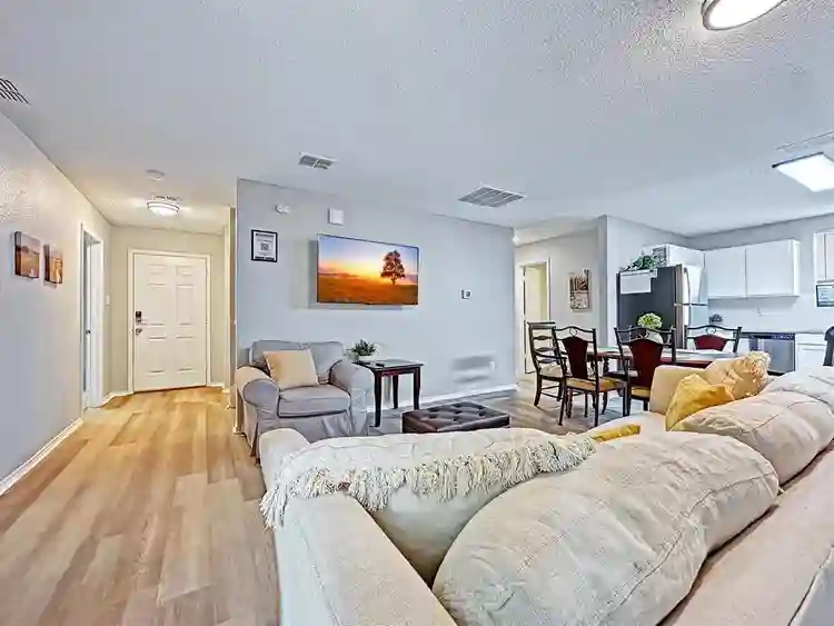 4 BR in Lancaster