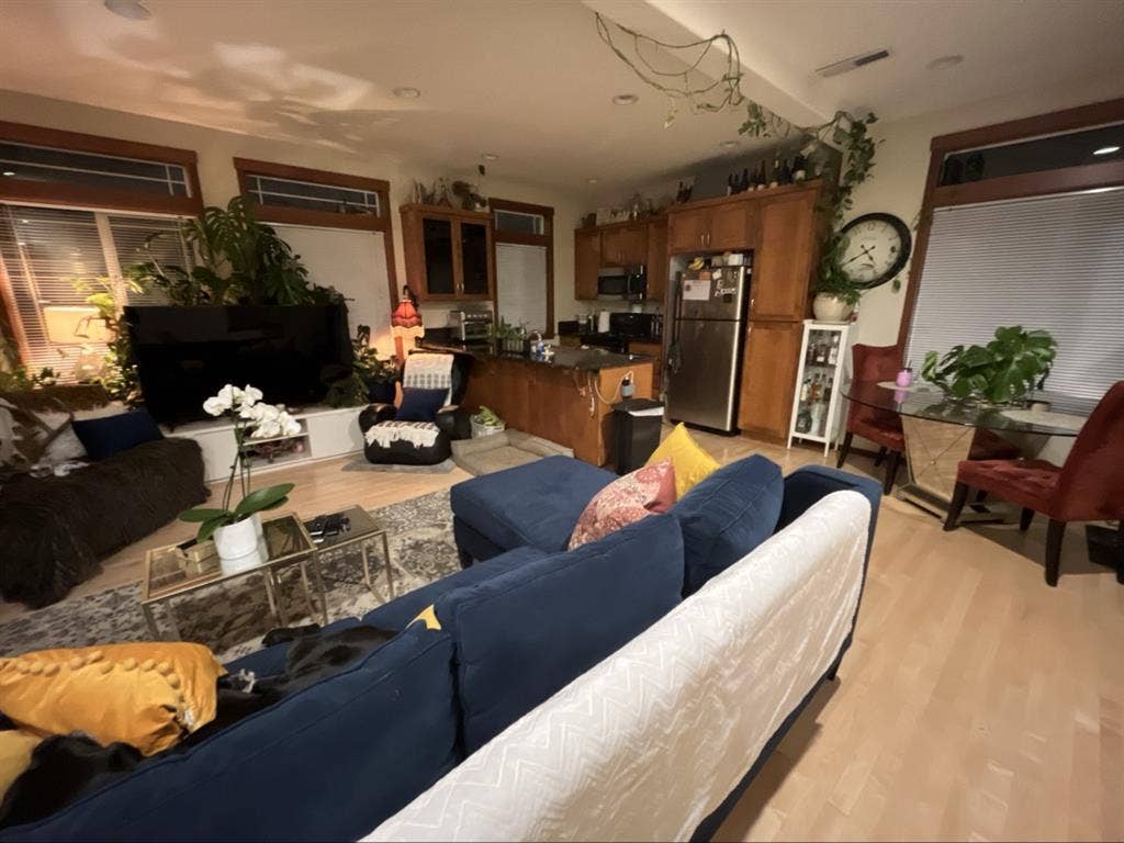 Spacious 3bed 2.5 bath townhouse