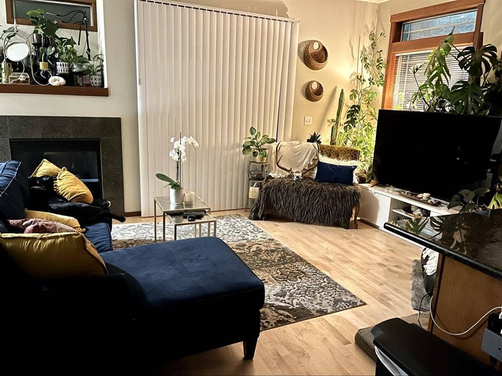 Spacious 3bed 2.5 bath townhouse