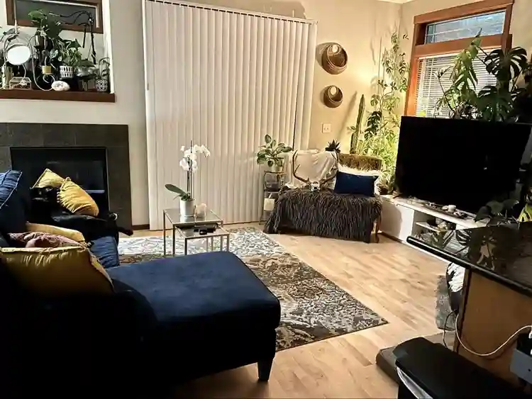 Spacious 3bed 2.5 bath townhouse