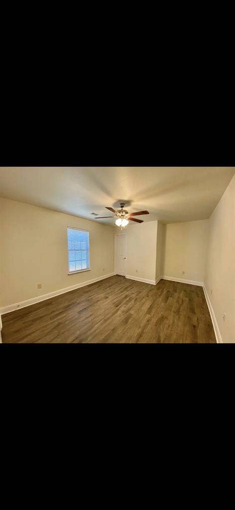 Looking for Roomate