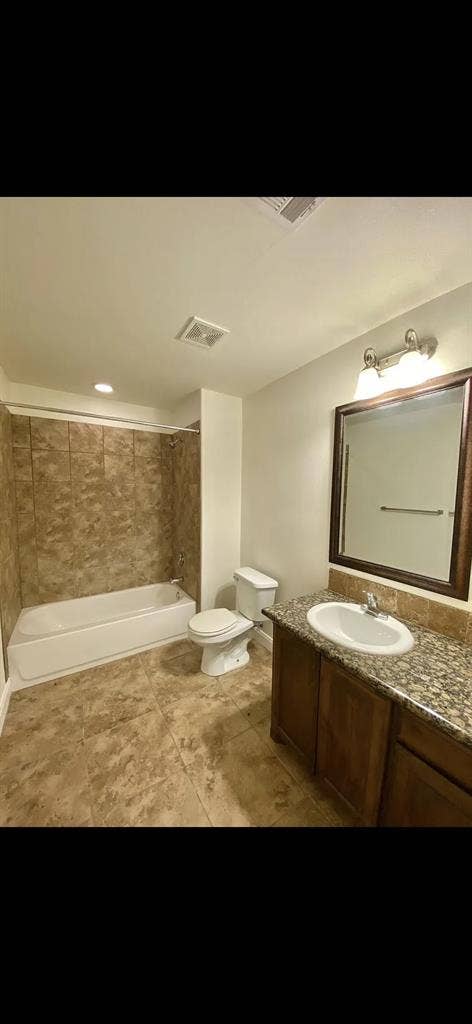 Looking for Roomate
