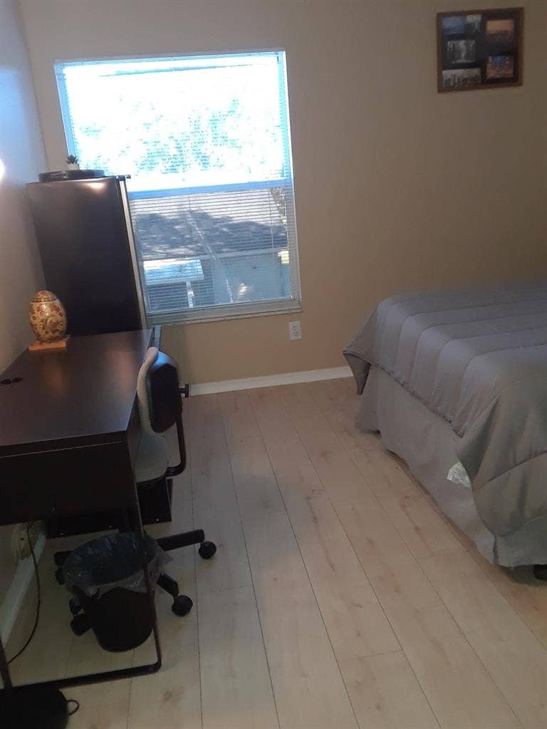 Clean furnished room