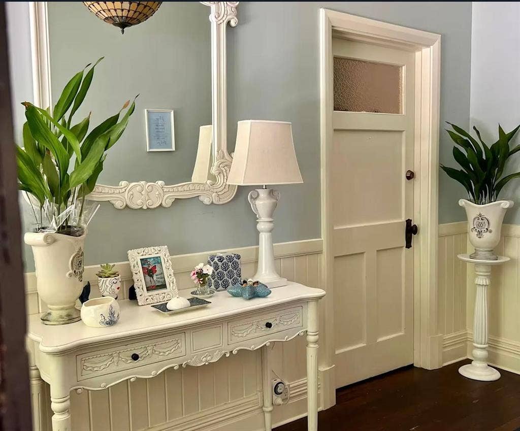 1 Private room & bath Long Beach
