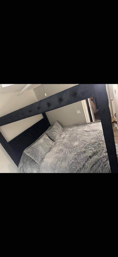 Furnished 1B/1B. $1,000/mo.